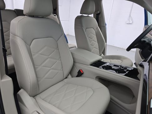 Used 2025 Volkswagen Atlas SE FWD image 10