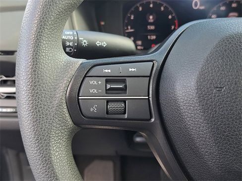 Certified 2023 Honda Accord EX image 23