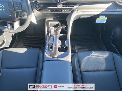 New 2026 Toyota Crown Platinum image 9