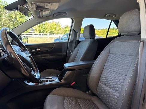 Used 2019 Chevrolet Equinox LT FWD image 12