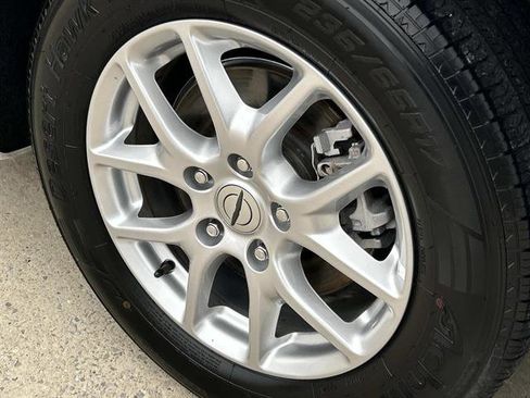 Used 2024 Chrysler Pacifica Touring-L image 12