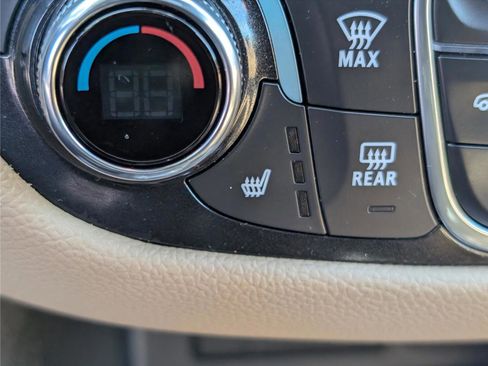 Used 2024 Chevrolet Equinox Premier image 30