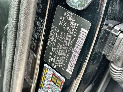 Used 2024 Kia Sorento S image 24