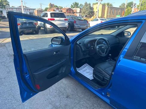 Used 2012 Hyundai Elantra FWD image 9