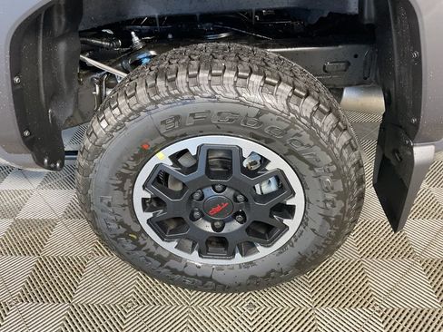 New 2025 Toyota Tacoma TRD Off-Road image 5