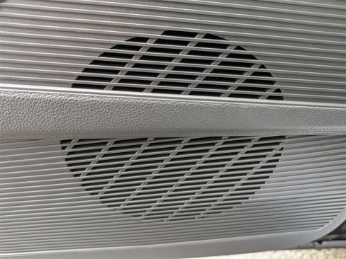 New 2026 Volkswagen Taos SE image 13