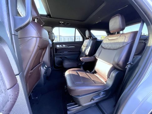 Used 2025 Ford Explorer Platinum w/ LUX Leather Package AWD/4WD image 19