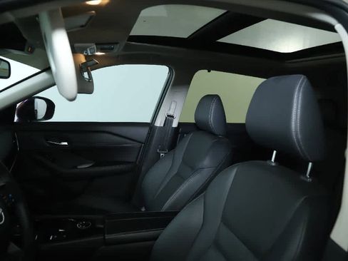 Used 2025 Nissan Rogue SL w/ SL Premium Package image 21