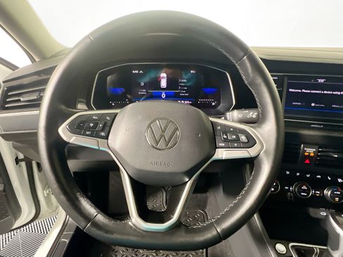 Used 2023 Volkswagen Jetta SE FWD image 17