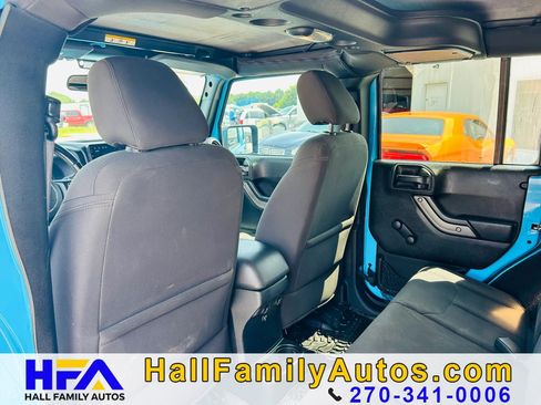 Used 2018 Jeep Wrangler Unlimited Sport w/ Connectivity Group AWD/4WD image 13