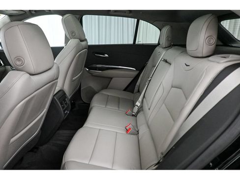 Used 2020 Cadillac XT4 Luxury w/ Cold Weather Package AWD/4WD image 28