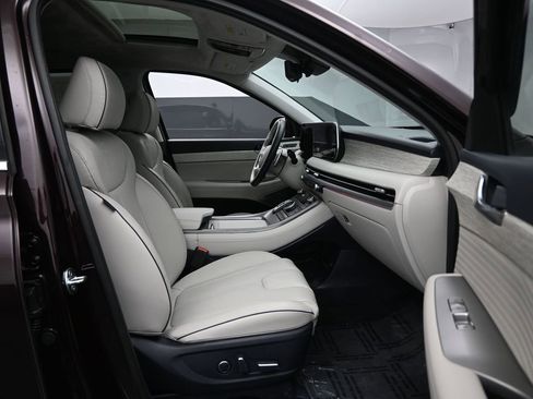 Used 2024 Hyundai Palisade Calligraphy image 32