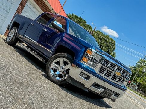 Used 2015 Chevrolet Silverado 1500 LTZ Z71 w/ LTZ Plus Package AWD/4WD image 25