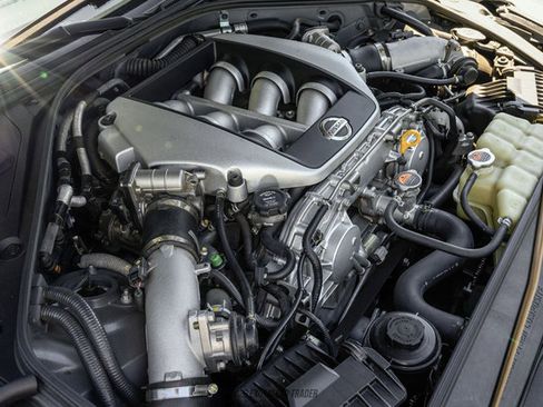 Used 2011 Nissan GT-R Premium AWD/4WD image 20