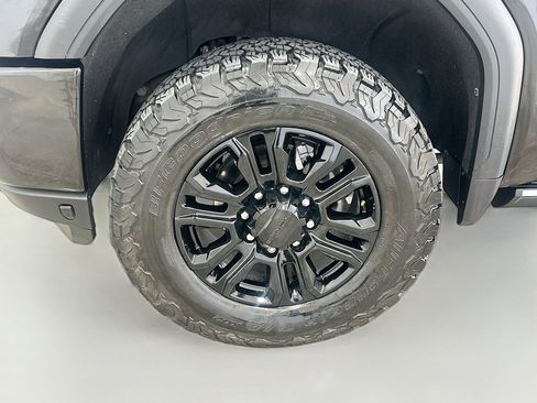 Used 2021 GMC Sierra 2500 Denali w/ Denali Black Diamond Edition AWD/4WD image 33