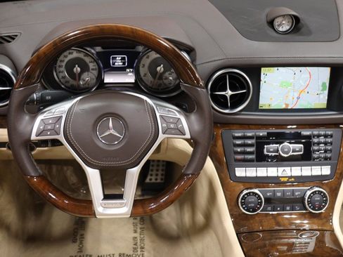 Used 2013 Mercedes-Benz SL 550 w/ Premium Pkg image 46