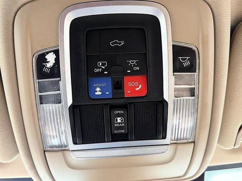 Used 2022 RAM 2500 Limited AWD/4WD image 58