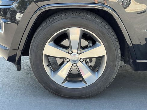 Used 2015 Jeep Grand Cherokee Overland w/ Advanced Technology Group AWD/4WD image 13