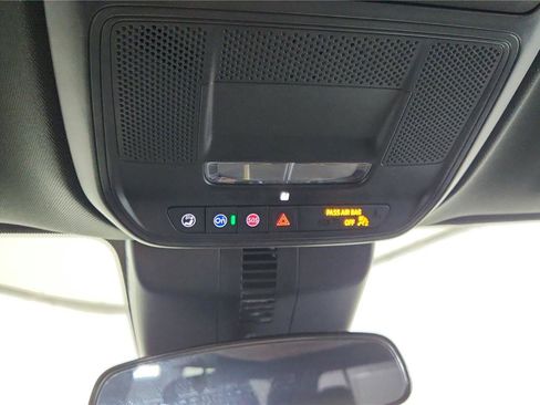 Used 2024 Chevrolet Traverse LT image 34