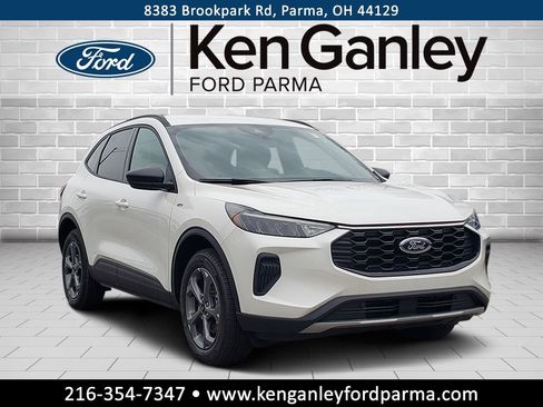 New 2026 Ford Escape ST-Line w/ Cold Weather Package AWD/4WD image 3