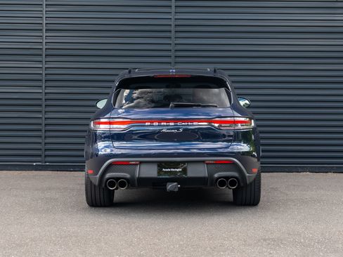Certified 2023 Porsche Macan S AWD/4WD image 7