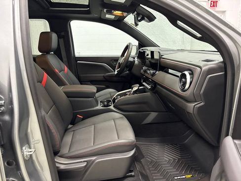 Used 2026 Chevrolet Colorado Z71 w/ Technology Package AWD/4WD image 36