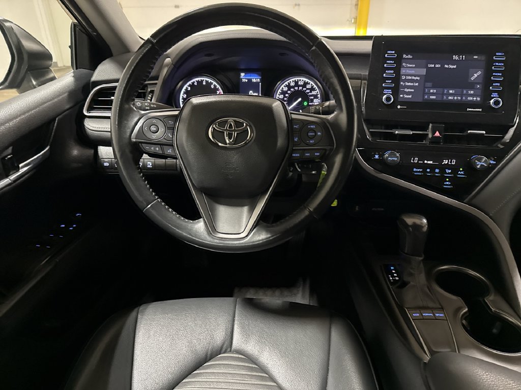 Used 2023 Toyota Camry SE FWD image 11