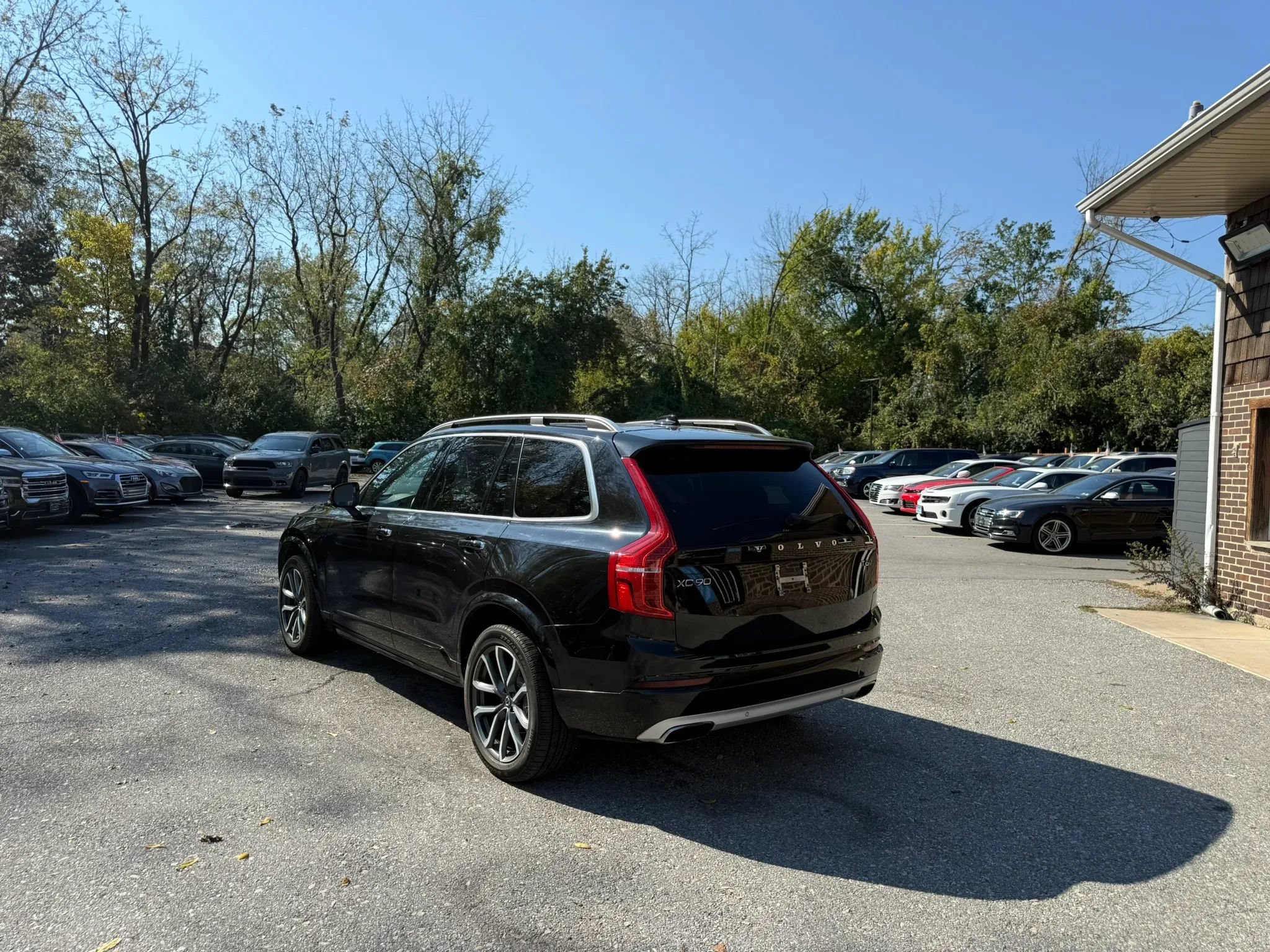 Used 2016 Volvo XC90 T6 Momentum w/ Momentum Plus Package AWD/4WD image 5