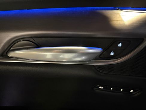 Used 2019 Cadillac XT5 Premium Luxury w/ Driver Assist Package image 17