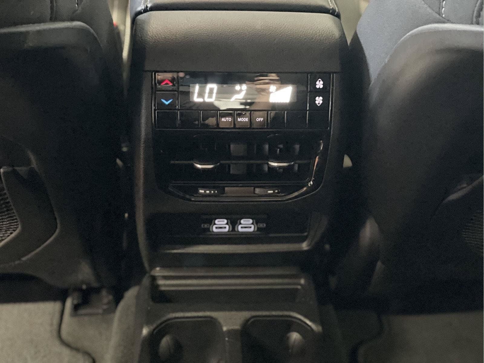 Used 2023 Jeep Grand Cherokee L Laredo AWD/4WD image 17
