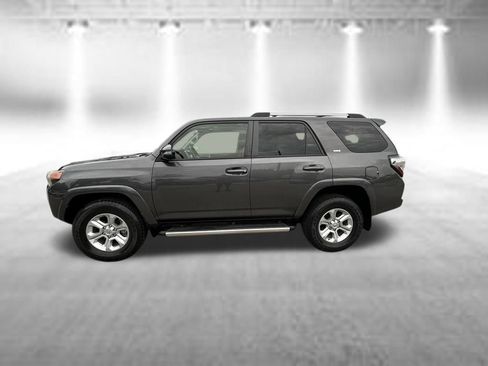 Used 2021 Toyota 4Runner SR5 Premium w/ Moonroof Package AWD/4WD image 8