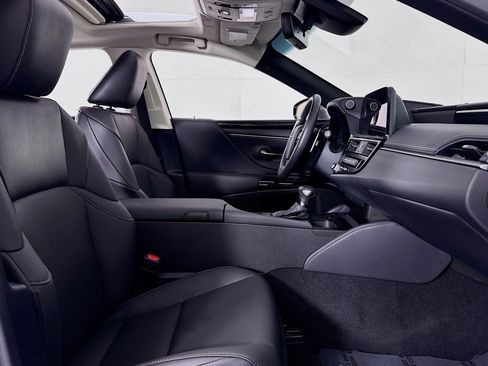 Used 2025 Lexus ES 350 ES 350 w/ Accessory Package (Z2) image 6