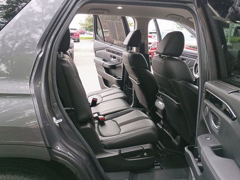 Used 2025 Honda Pilot EX-L image 15