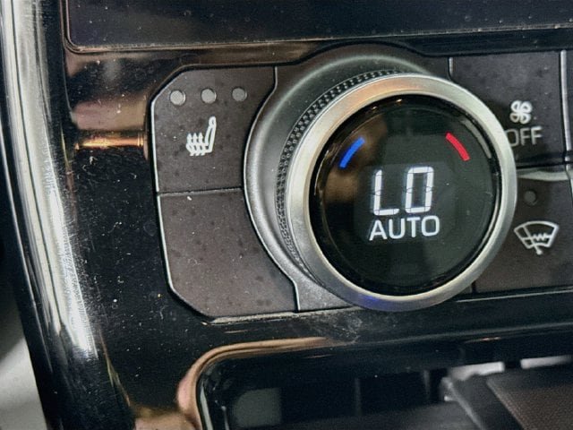 Used 2023 Toyota Highlander XLE FWD image 19