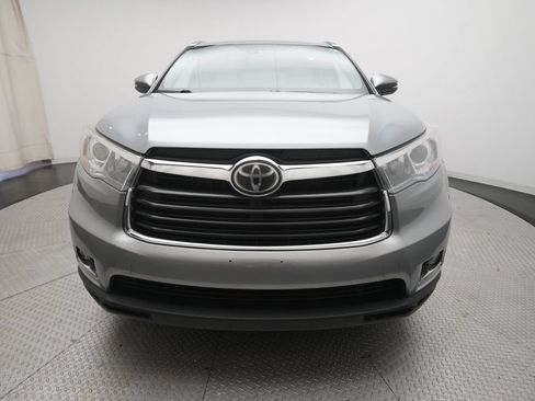 Used 2014 Toyota Highlander Limited w/ Driver Technology Package AWD/4WD image 11