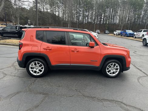 Used 2019 Jeep Renegade Latitude image 4