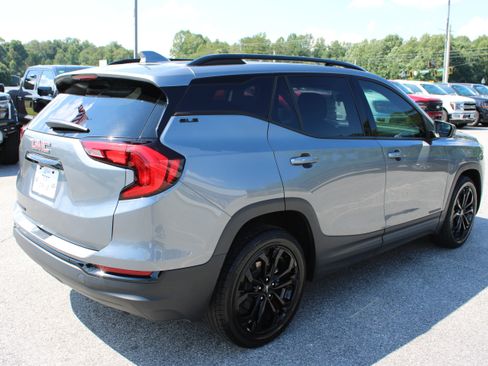 Used 2021 GMC Terrain SLE w/ Elevation Edition FWD image 6