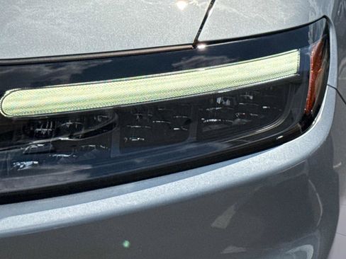 Used 2024 Honda Prologue EX image 10