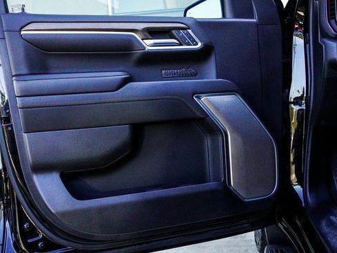 Used 2023 Chevrolet Silverado 1500 High Country w/ Z71 Off-Road Package image 31