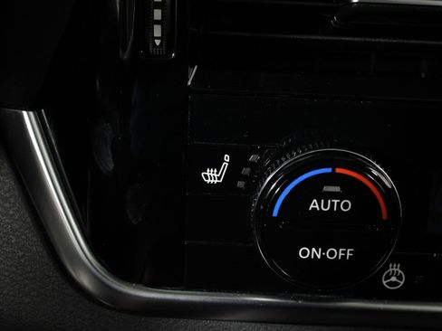 Used 2021 Nissan Rogue SL w/ Premium Package image 27