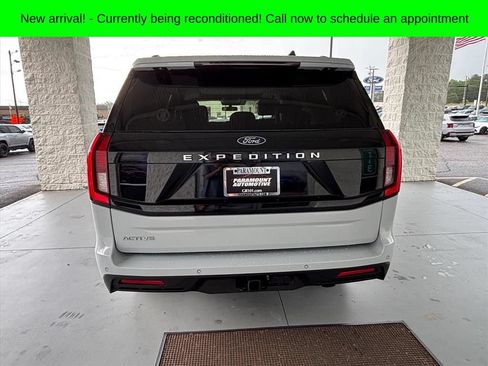 Used 2025 Ford Expedition Active RWD image 25