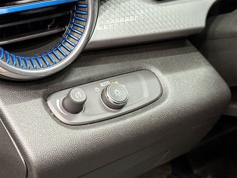 Certified 2024 Chevrolet Trax LT image 10