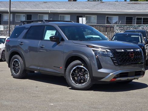 New 2026 Nissan Pathfinder Rock Creek w/ Rock Creek Premium Package AWD/4WD image 2