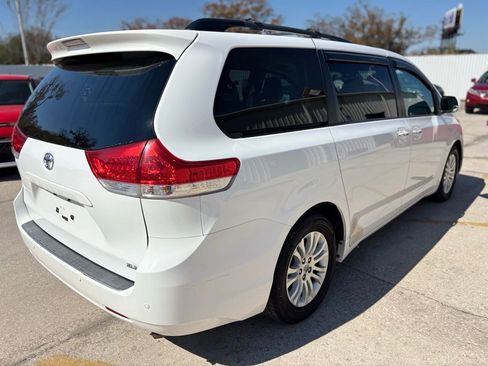 Used 2013 Toyota Sienna XLE image 5