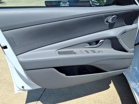 New 2026 Hyundai Elantra SE FWD image 21