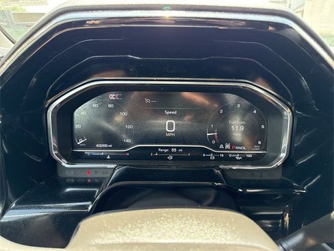 Used 2024 GMC Sierra 1500 SLT image 15