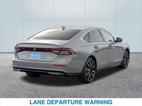 Used 2023 Honda Accord Touring image 7
