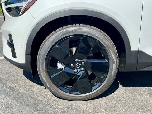 New 2026 Volvo XC40 B5 Ultra w/ Climate Package image 9