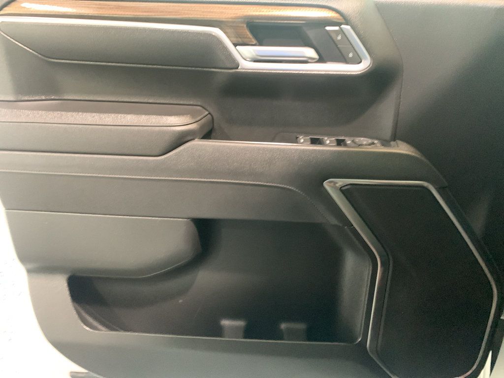 Used 2025 Chevrolet Silverado 1500 LT RWD image 24