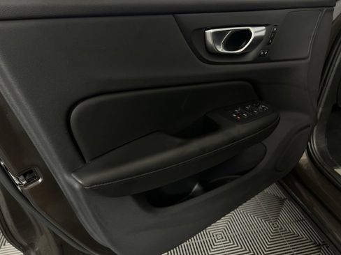 Used 2025 Volvo S60 B5 Core image 24